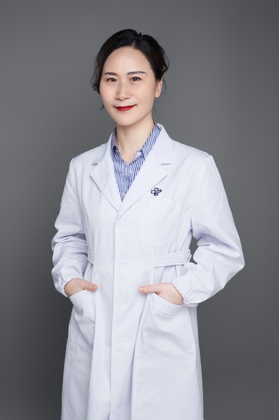 顾爱玲.jpg